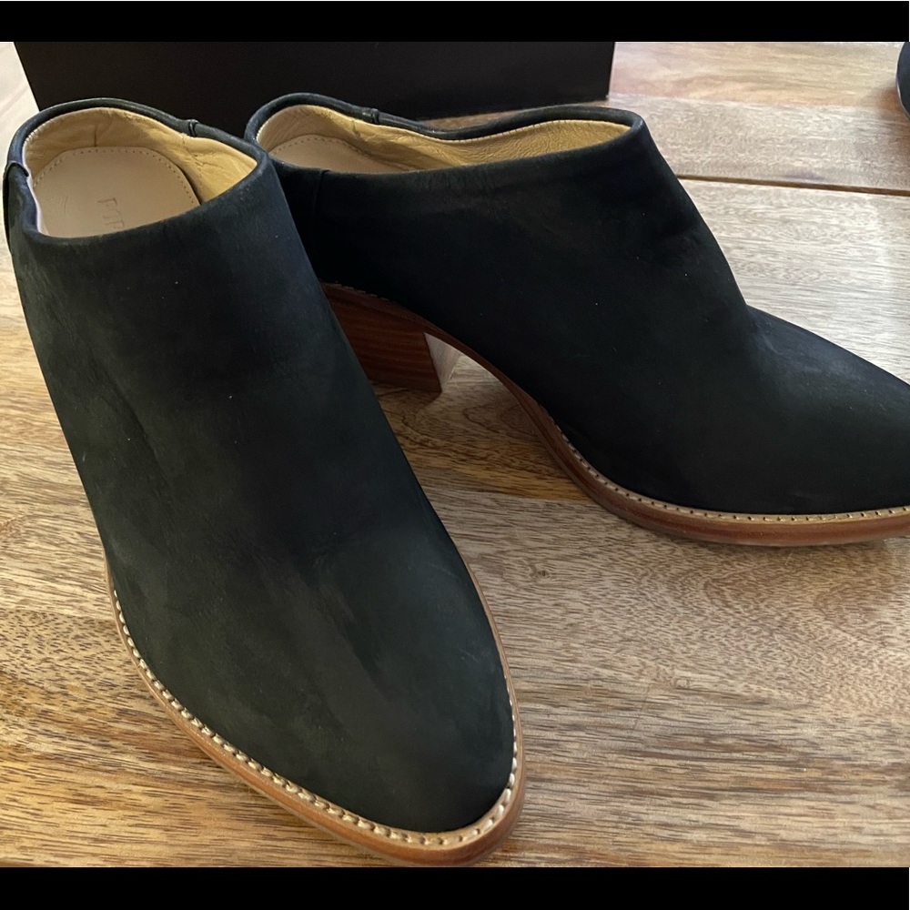 Poppy Barley Black Nubuck Mules 8 Wide 2.5 Heel